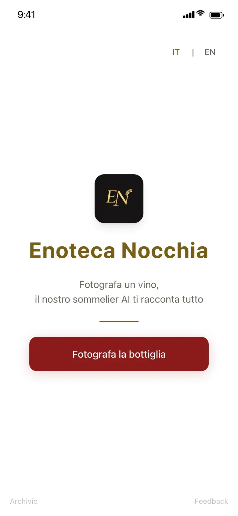 La schermata iniziale di Enoteca Nocchia, con il pulsante per fotografare la bottiglia